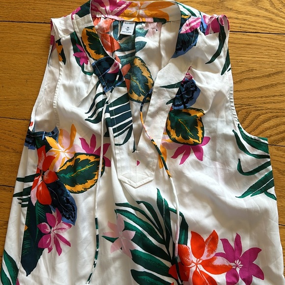 Old Navy Floral Dress - Picture 4 of 9
